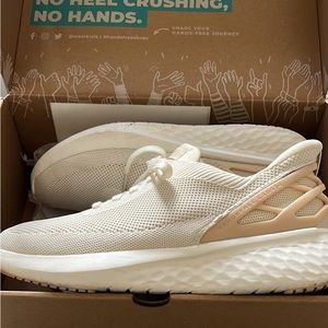 Women’s Kiziks sneakers 8.5